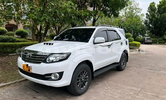 ຊື້ ໃຊ້ແລ້ວ Toyota Fortuner White ລົດ ໃນ Vientiane ໃນ Vientiane Province ຊື້ ໃຊ້ແລ້ວ Toyota Fortuner White ລົດ ໃນ Vientiane ໃນ Vientiane Province