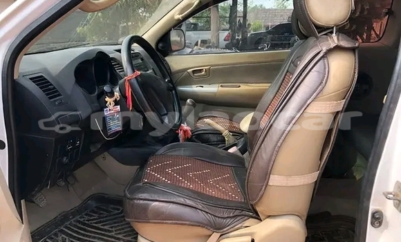 ຊື້ ໃຊ້ແລ້ວ Toyota Hilux White ລົດ ໃນ Vientiane ໃນ Vientiane Province ຊື້ ໃຊ້ແລ້ວ Toyota Hilux White ລົດ ໃນ Vientiane ໃນ Vientiane Province