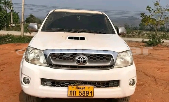 ຊື້ ໃຊ້ແລ້ວ Toyota Hilux White ລົດ ໃນ Vientiane ໃນ Vientiane Province ຊື້ ໃຊ້ແລ້ວ Toyota Hilux White ລົດ ໃນ Vientiane ໃນ Vientiane Province