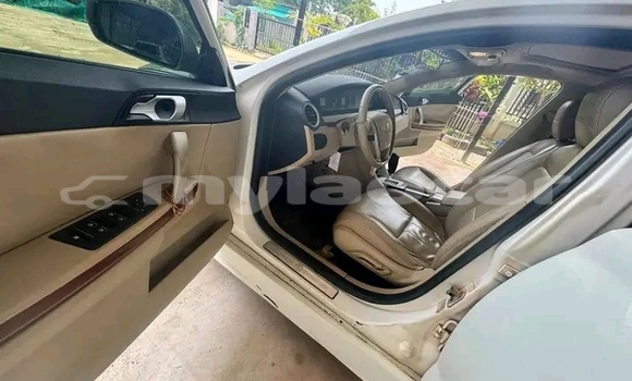 ຊື້ ໃຊ້ແລ້ວ BMW 700 White ລົດ ໃນ Vientiane ໃນ Vientiane Province ຊື້ ໃຊ້ແລ້ວ BMW 700 White ລົດ ໃນ Vientiane ໃນ Vientiane Province