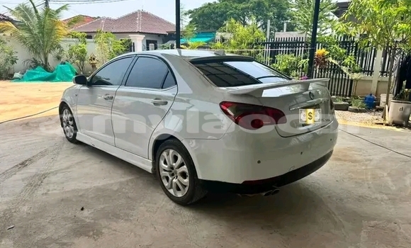 ຊື້ ໃຊ້ແລ້ວ BMW 700 White ລົດ ໃນ Vientiane ໃນ Vientiane Province ຊື້ ໃຊ້ແລ້ວ BMW 700 White ລົດ ໃນ Vientiane ໃນ Vientiane Province