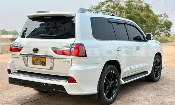 Buy Used Lexus GS F White Car in Vientiane in Vientiane Province Buy Used Lexus GS F White Car in Vientiane in Vientiane Province