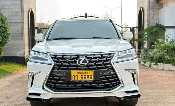 Buy Used Lexus GS F White Car in Vientiane in Vientiane Province Buy Used Lexus GS F White Car in Vientiane in Vientiane Province