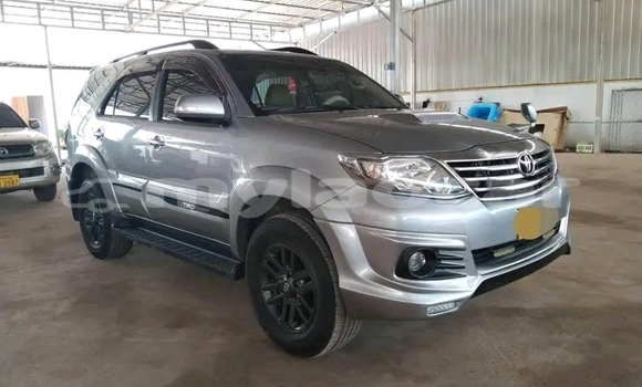 Buy Used Toyota Fortuner Black Car in Vientiane in Vientiane Province Buy Used Toyota Fortuner Black Car in Vientiane in Vientiane Province