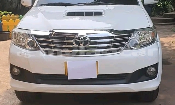 Buy Used Ford C-MAX Black Car in Luang Prabang in Louangphabang Province Buy Used Ford C-MAX Black Car in Luang Prabang in Louangphabang Province