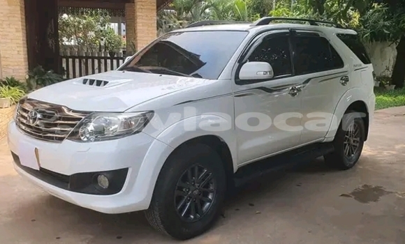 Buy Used Ford C-MAX Black Car in Luang Prabang in Louangphabang Province Buy Used Ford C-MAX Black Car in Luang Prabang in Louangphabang Province