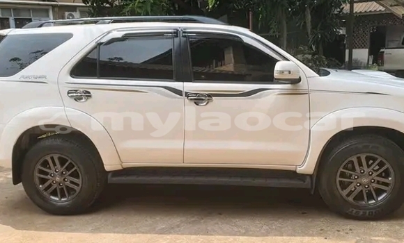 Buy Used Ford C-MAX Black Car in Luang Prabang in Louangphabang Province Buy Used Ford C-MAX Black Car in Luang Prabang in Louangphabang Province
