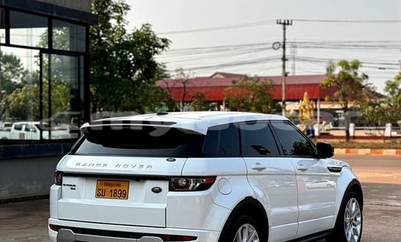 Buy Used Land Rover Defender Other Car in Ban Houayxay in Bokeo Province Buy Used Land Rover Defender Other Car in Ban Houayxay in Bokeo Province