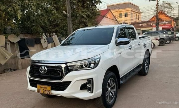 Buy Used Toyota Hiluxe Revo Other Car in Vientiane in Vientiane Province Buy Used Toyota Hiluxe Revo Other Car in Vientiane in Vientiane Province