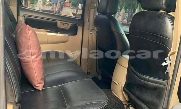 Buy Used Toyota Hilux Black Car in Vientiane in Vientiane Province Buy Used Toyota Hilux Black Car in Vientiane in Vientiane Province