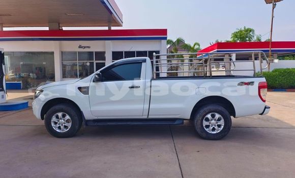 Buy Used Toyota Hilux White Car in Champasak in Champasak Province Buy Used Toyota Hilux White Car in Champasak in Champasak Province