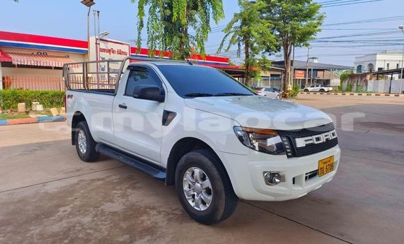 Buy Used Toyota Hilux White Car in Champasak in Champasak Province Buy Used Toyota Hilux White Car in Champasak in Champasak Province