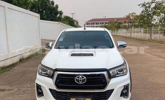 Buy Used Toyota Hilux White Car in Vientiane in Vientiane Province Buy Used Toyota Hilux White Car in Vientiane in Vientiane Province