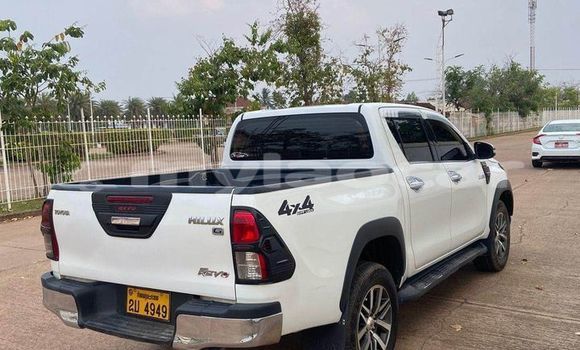Buy Used Toyota Hilux White Car in Vientiane in Vientiane Province Buy Used Toyota Hilux White Car in Vientiane in Vientiane Province
