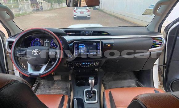 Buy Used Toyota Hilux White Car in Vientiane in Vientiane Province Buy Used Toyota Hilux White Car in Vientiane in Vientiane Province