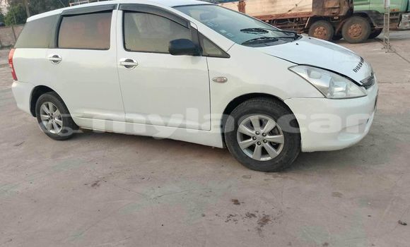 Buy Used Land Rover Discovery White Car in Huayxay in Bokeo Province Buy Used Land Rover Discovery White Car in Huayxay in Bokeo Province