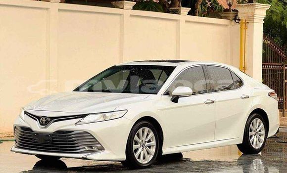 Acheter Occasion Voiture Toyota Camry Blanc à Champasak, Champasak Province Acheter Occasion Voiture Toyota Camry Blanc à Champasak, Champasak Province
