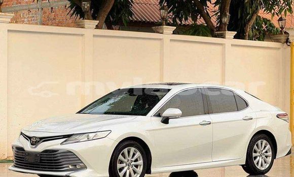 Acheter Occasion Voiture Toyota Camry Blanc à Champasak, Champasak Province Acheter Occasion Voiture Toyota Camry Blanc à Champasak, Champasak Province