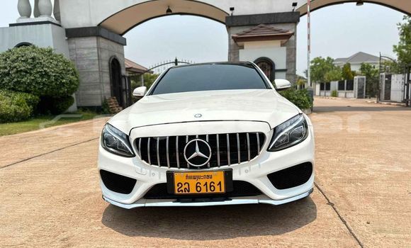 Acheter Occasion Voiture Mercedes-Benz C–Class Blanc à Ban Nahin, Oudômxai Province Acheter Occasion Voiture Mercedes-Benz C–Class Blanc à Ban Nahin, Oudômxai Province