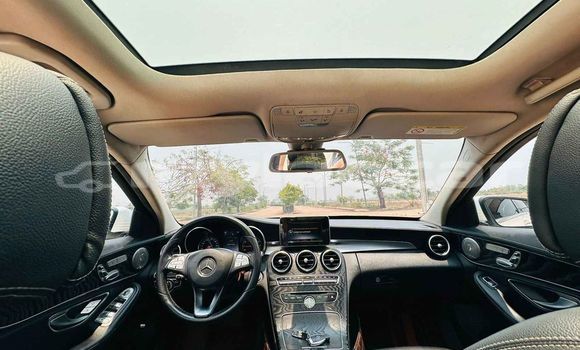 Acheter Occasion Voiture Mercedes-Benz C–Class Blanc à Ban Nahin, Oudômxai Province Acheter Occasion Voiture Mercedes-Benz C–Class Blanc à Ban Nahin, Oudômxai Province