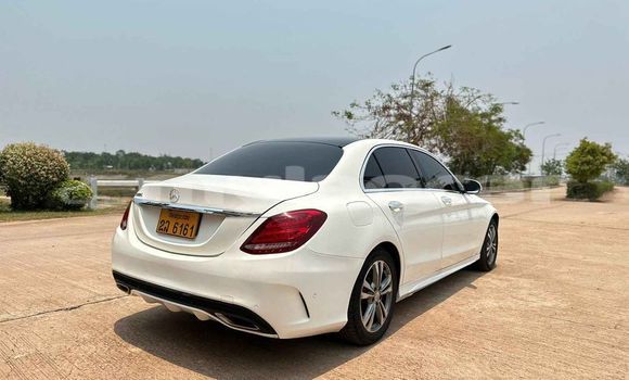 Acheter Occasion Voiture Mercedes-Benz C–Class Blanc à Ban Nahin, Oudômxai Province Acheter Occasion Voiture Mercedes-Benz C–Class Blanc à Ban Nahin, Oudômxai Province