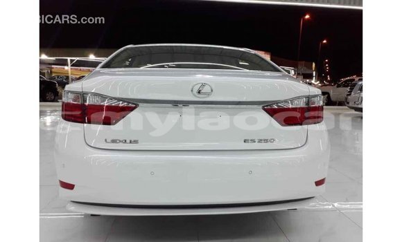 Buy Import Lexus ES White Car in Import - Dubai in Attapeu Province Buy Import Lexus ES White Car in Import - Dubai in Attapeu Province