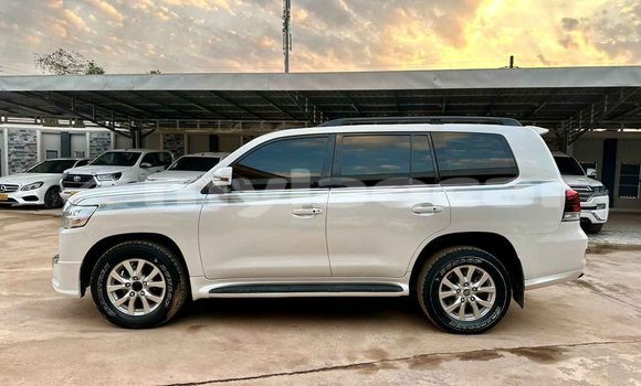 Acheter Occasion Voiture Toyota Land Cruiser Blanc à Champasak, Champasak Province Acheter Occasion Voiture Toyota Land Cruiser Blanc à Champasak, Champasak Province