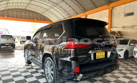 Acheter Occasion Voiture Lexus LX 570 Noir à Huayxay, Bokeo Province Acheter Occasion Voiture Lexus LX 570 Noir à Huayxay, Bokeo Province