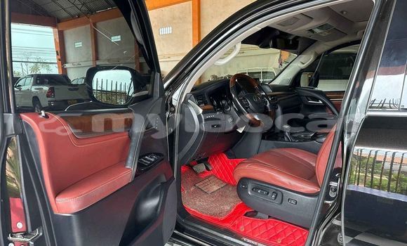 Acheter Occasion Voiture Lexus LX 570 Noir à Huayxay, Bokeo Province Acheter Occasion Voiture Lexus LX 570 Noir à Huayxay, Bokeo Province