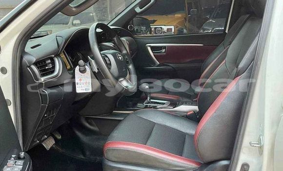 Acheter Occasion Voiture Toyota Fortuner Blanc à Champasak, Champasak Province Acheter Occasion Voiture Toyota Fortuner Blanc à Champasak, Champasak Province