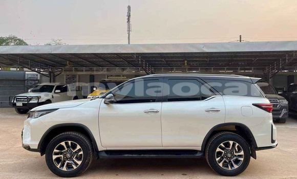 Acheter Occasion Voiture Toyota Fortuner Blanc à Champasak, Champasak Province Acheter Occasion Voiture Toyota Fortuner Blanc à Champasak, Champasak Province