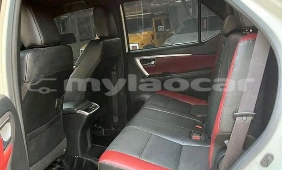 Acheter Occasion Voiture Toyota Highlander Blanc à Vientiane, Vientiane Province Acheter Occasion Voiture Toyota Highlander Blanc à Vientiane, Vientiane Province