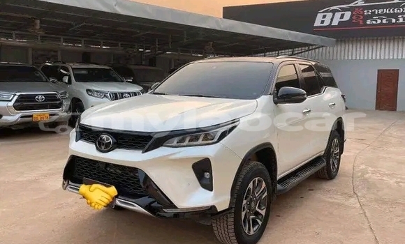 Acheter Occasion Voiture Toyota Highlander Blanc à Vientiane, Vientiane Province Acheter Occasion Voiture Toyota Highlander Blanc à Vientiane, Vientiane Province