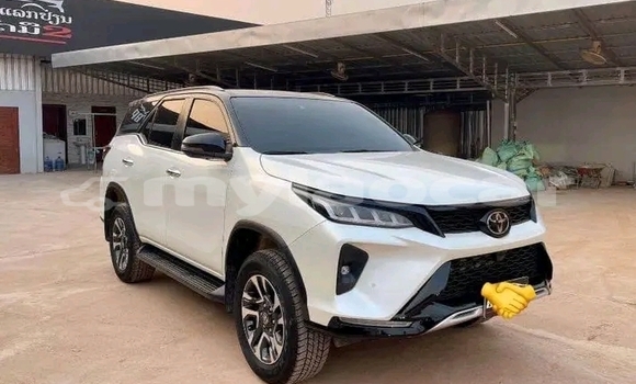 Acheter Occasion Voiture Toyota Highlander Blanc à Vientiane, Vientiane Province Acheter Occasion Voiture Toyota Highlander Blanc à Vientiane, Vientiane Province