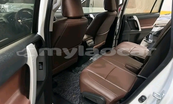 Acheter Occasion Voiture Toyota Prado Blanc à Vientiane, Vientiane Province Acheter Occasion Voiture Toyota Prado Blanc à Vientiane, Vientiane Province