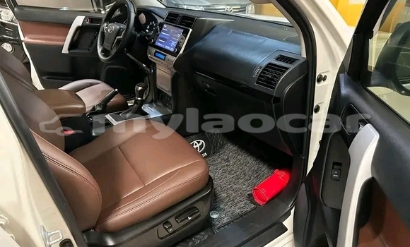 Acheter Occasion Voiture Toyota Prado Blanc à Vientiane, Vientiane Province Acheter Occasion Voiture Toyota Prado Blanc à Vientiane, Vientiane Province