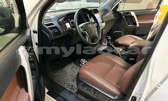 Acheter Occasion Voiture Toyota Prado Blanc à Vientiane, Vientiane Province Acheter Occasion Voiture Toyota Prado Blanc à Vientiane, Vientiane Province