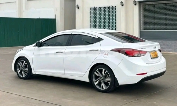 Acheter Occasion Voiture Hyundai Elantra Blanc à Vientiane, Vientiane Province Acheter Occasion Voiture Hyundai Elantra Blanc à Vientiane, Vientiane Province