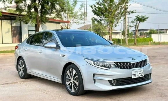 Buy Used Kia Optima White Car in Vientiane in Vientiane Province