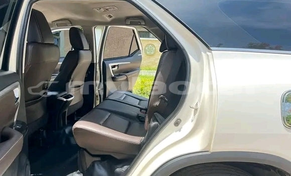 Buy Used Toyota Fortuner Other Car in Vientiane in Vientiane Province Buy Used Toyota Fortuner Other Car in Vientiane in Vientiane Province