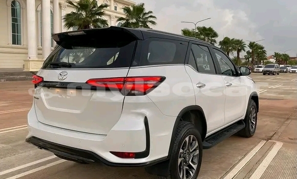 Buy Used Toyota Fortuner White Car in Huayxay in Bokeo Province Buy Used Toyota Fortuner White Car in Huayxay in Bokeo Province
