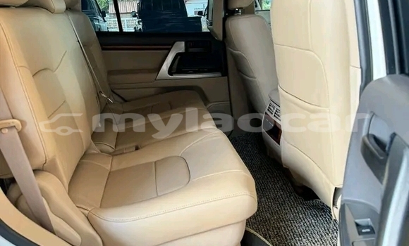 Acheter Occasion Voiture Toyota Land Cruiser Blanc à Vientiane, Vientiane Province Acheter Occasion Voiture Toyota Land Cruiser Blanc à Vientiane, Vientiane Province