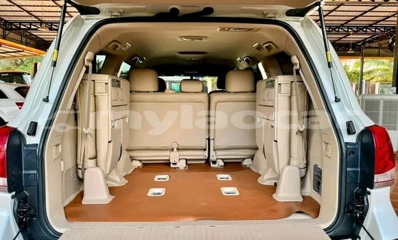 Acheter Occasion Voiture Toyota Land Cruiser Blanc à Vientiane, Vientiane Province Acheter Occasion Voiture Toyota Land Cruiser Blanc à Vientiane, Vientiane Province
