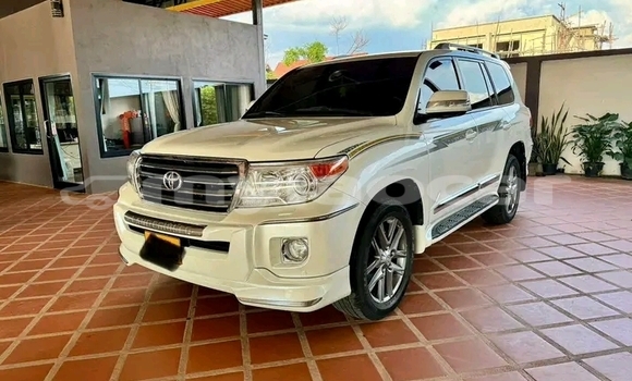Acheter Occasion Voiture Toyota Land Cruiser Blanc à Vientiane, Vientiane Province Acheter Occasion Voiture Toyota Land Cruiser Blanc à Vientiane, Vientiane Province