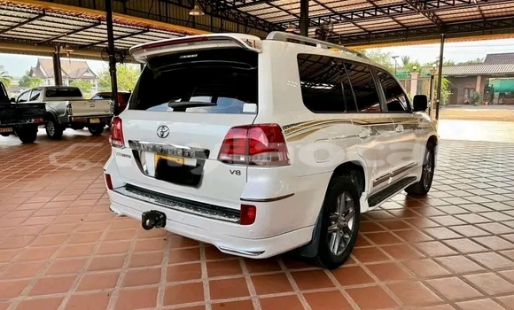 Acheter Occasion Voiture Toyota Land Cruiser Blanc à Vientiane, Vientiane Province Acheter Occasion Voiture Toyota Land Cruiser Blanc à Vientiane, Vientiane Province