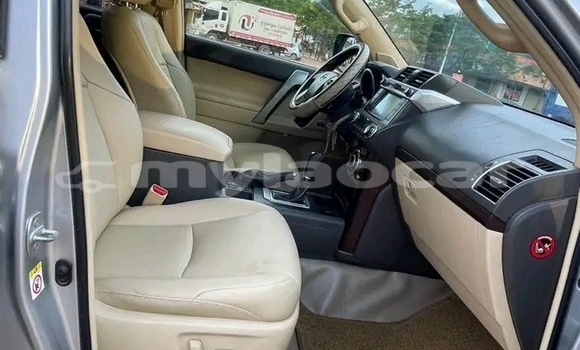 Acheter Occasion Voiture Toyota Prado Blanc à Vientiane, Vientiane Province Acheter Occasion Voiture Toyota Prado Blanc à Vientiane, Vientiane Province