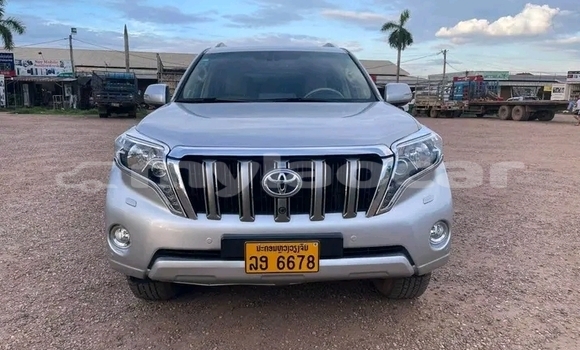 Acheter Occasion Voiture Toyota Prado Blanc à Vientiane, Vientiane Province Acheter Occasion Voiture Toyota Prado Blanc à Vientiane, Vientiane Province