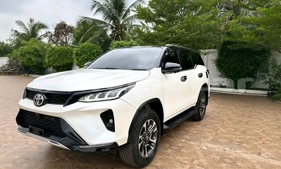 ຊື້ ໃຊ້ແລ້ວ Toyota Fortuner White ລົດ ໃນ Vientiane ໃນ Vientiane Province ຊື້ ໃຊ້ແລ້ວ Toyota Fortuner White ລົດ ໃນ Vientiane ໃນ Vientiane Province