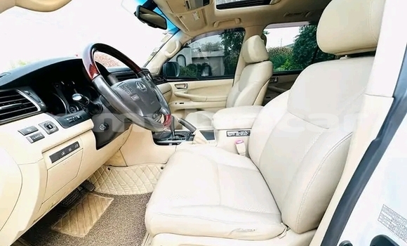 ຊື້ ໃຊ້ແລ້ວ Lexus IS White ລົດ ໃນ Vientiane ໃນ Vientiane Province ຊື້ ໃຊ້ແລ້ວ Lexus IS White ລົດ ໃນ Vientiane ໃນ Vientiane Province