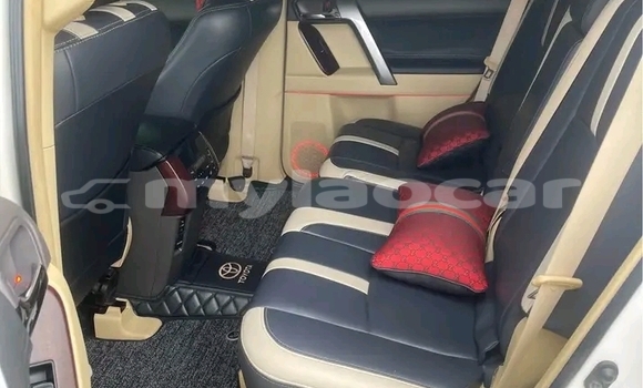 Buy Used Toyota Prado White Car in Vientiane in Vientiane Province Buy Used Toyota Prado White Car in Vientiane in Vientiane Province